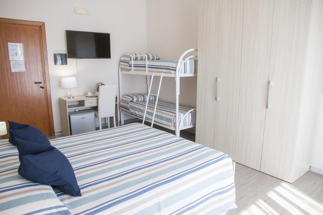 Bluriva Hotel Чиро-Марина Экстерьер фото